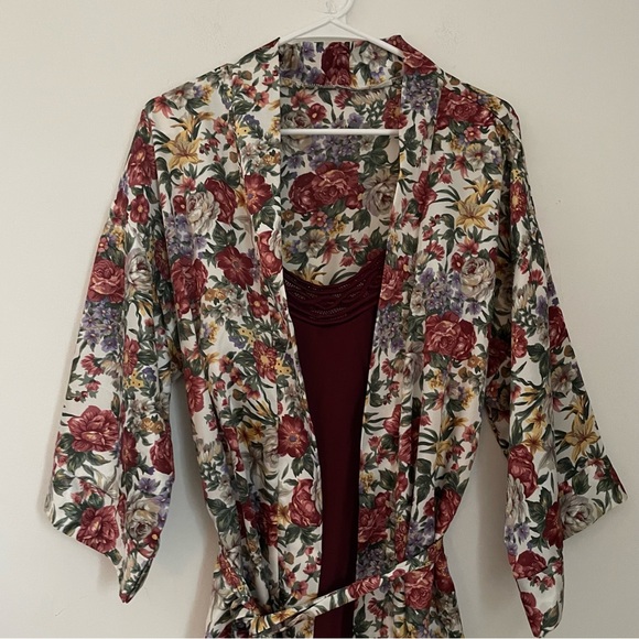 ET Vintage Set ERIKA TAYLOR Vintage 90s Silk Robe & Slip 2-Piece Set - Picture 5 of 16